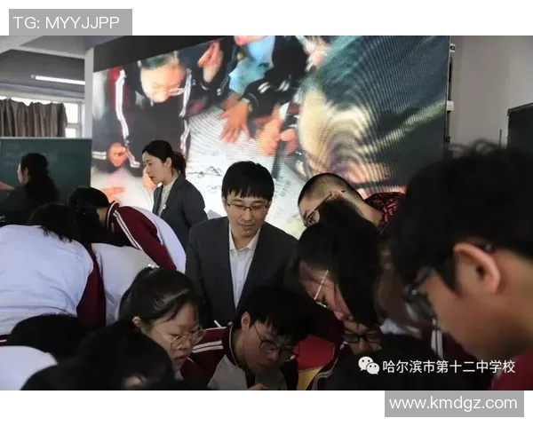 LNG在冠军杯中的表现分析与状态评估探讨 LNG在冠军杯中的表现分析与状态评估探讨