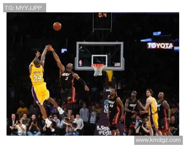 探索NBA篮球架的设计创新与历史演变：从传统到现代的技术与美学融合