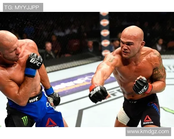 UFC琼斯与科米尔二番战精彩回顾与赛后分析